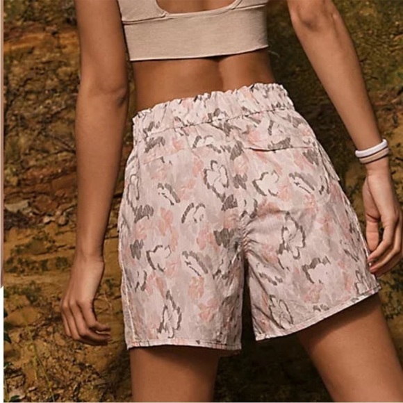 NWT Free People Movement In The Wild Printed Shorts Ivory Combo - Picture 5 of 10